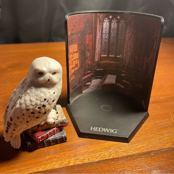 Harry Potter collection bundle- books, figurines, wands, book bag & more - Picture 5 of 17